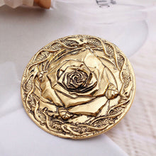 Load image into Gallery viewer, GAME OF THRONES GOLD TYRELL HOUSE CREST ROSE BADGE PIN GIFT BOX RARE
